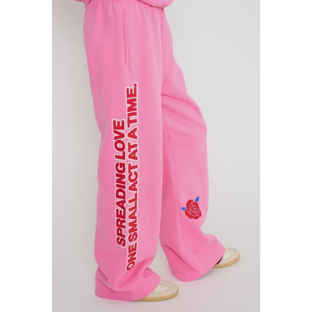 The Mayfair Group Be Kind Classic Sweatpants in pink